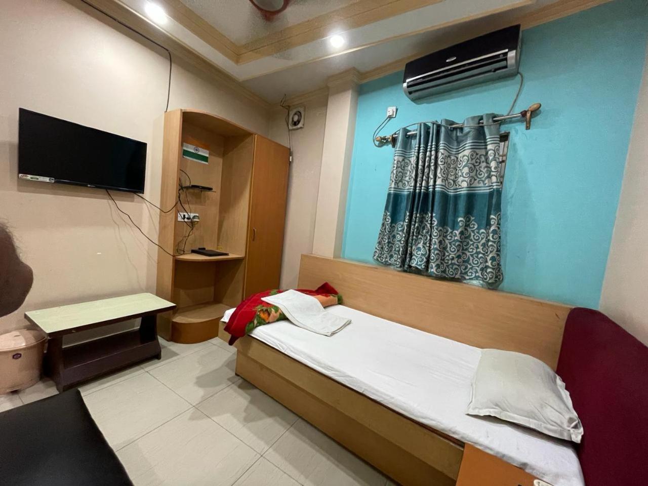 Starline Hotel Agartala Exteriör bild