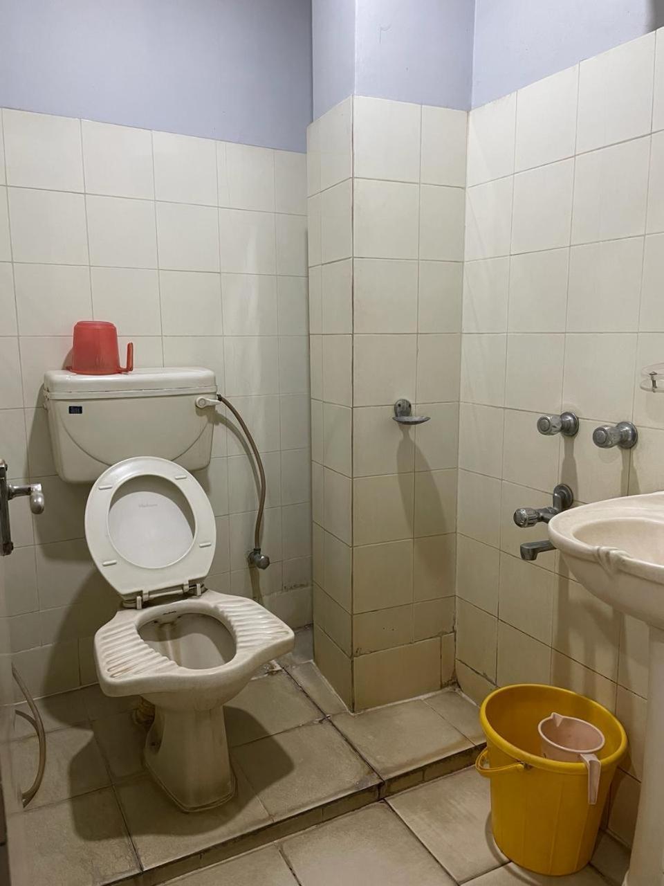 Starline Hotel Agartala Exteriör bild