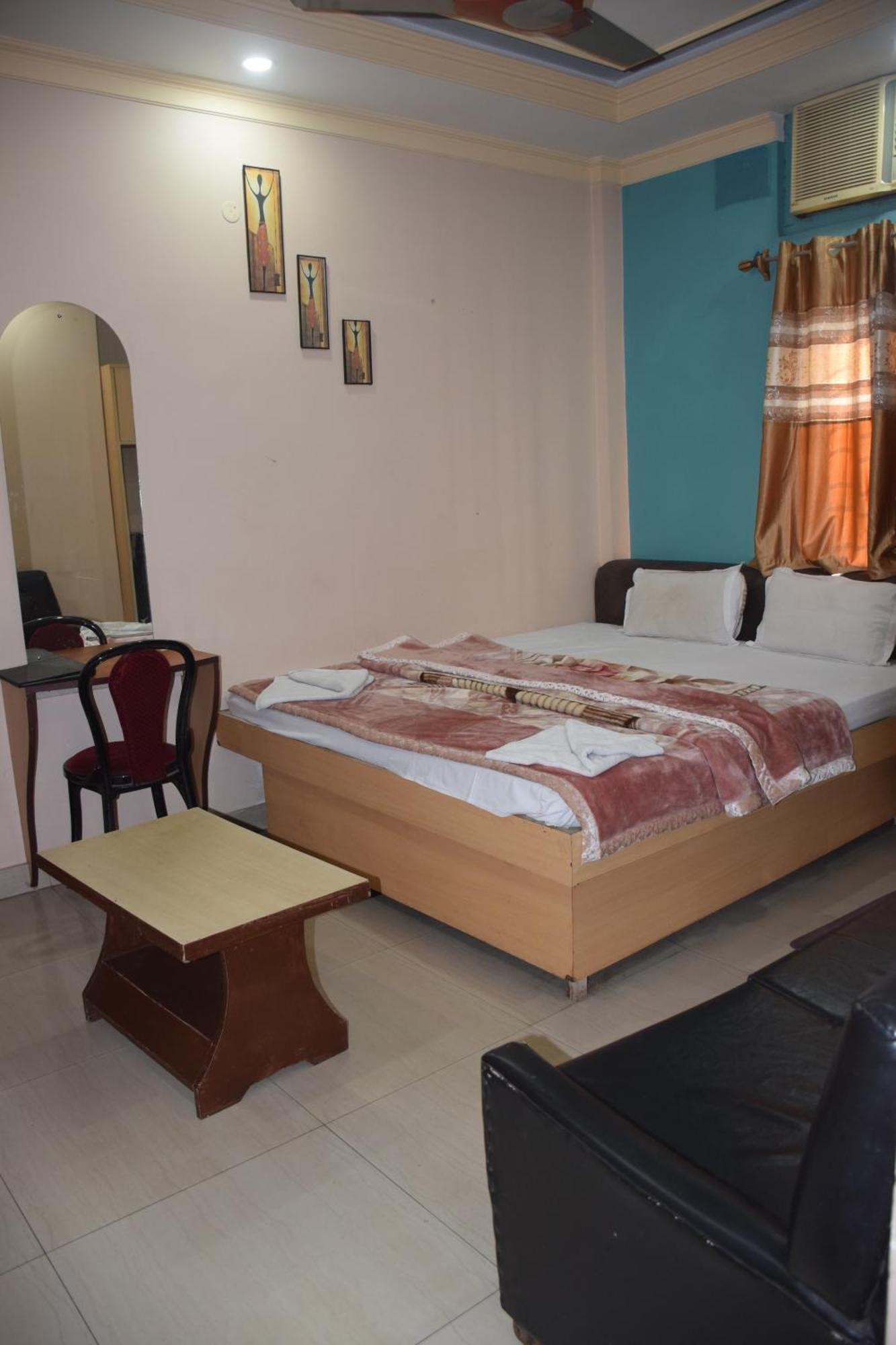 Starline Hotel Agartala Exteriör bild
